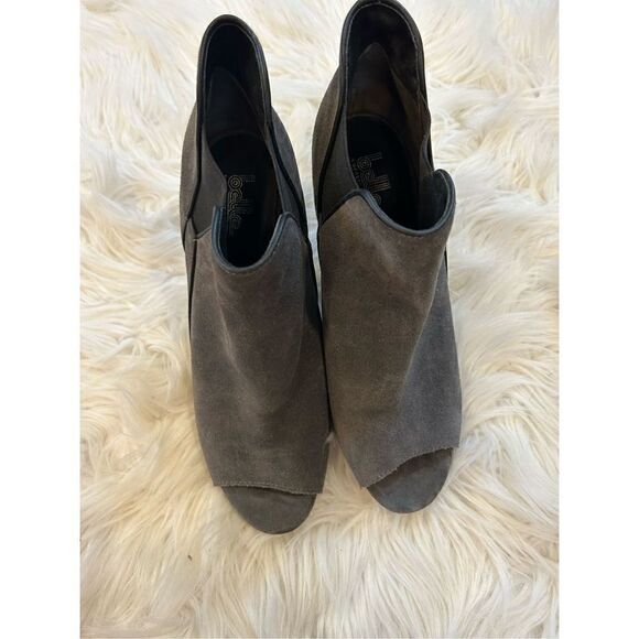 Belle by Sigerson Morrison Vero Cuoio grey suede booties 9.5B - Picture 1 of 8